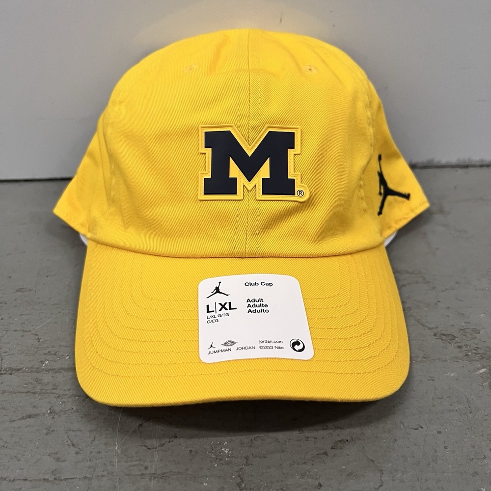Nike Air Jordan Michigan Wolverine Football‎ Team Issued Field Hat Size L/XL